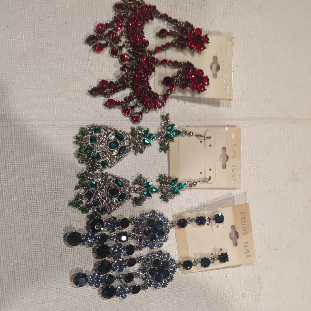 Elegant Red, Green, and Blue Earrings Set